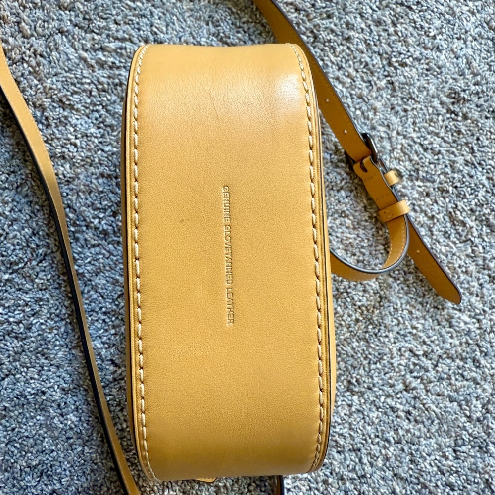 Coach Canteen Yellow Crossbody Bag - 90s Inspired - Picture 3 of 6